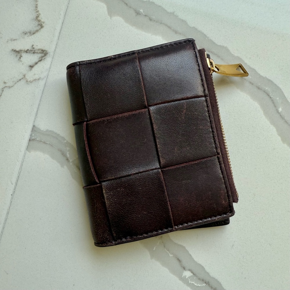 BOTTEGA VENETA Burgundy Small Cassette Bi-Fold Zip Wallet